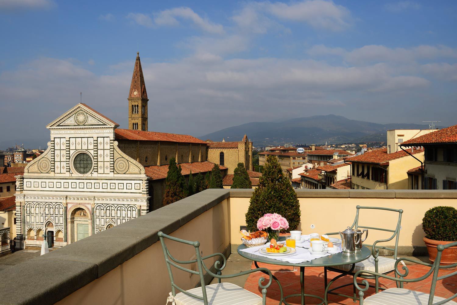 フィレンツェ中心街のホテル ロケーション ホテルhotel Santa Maria Novella