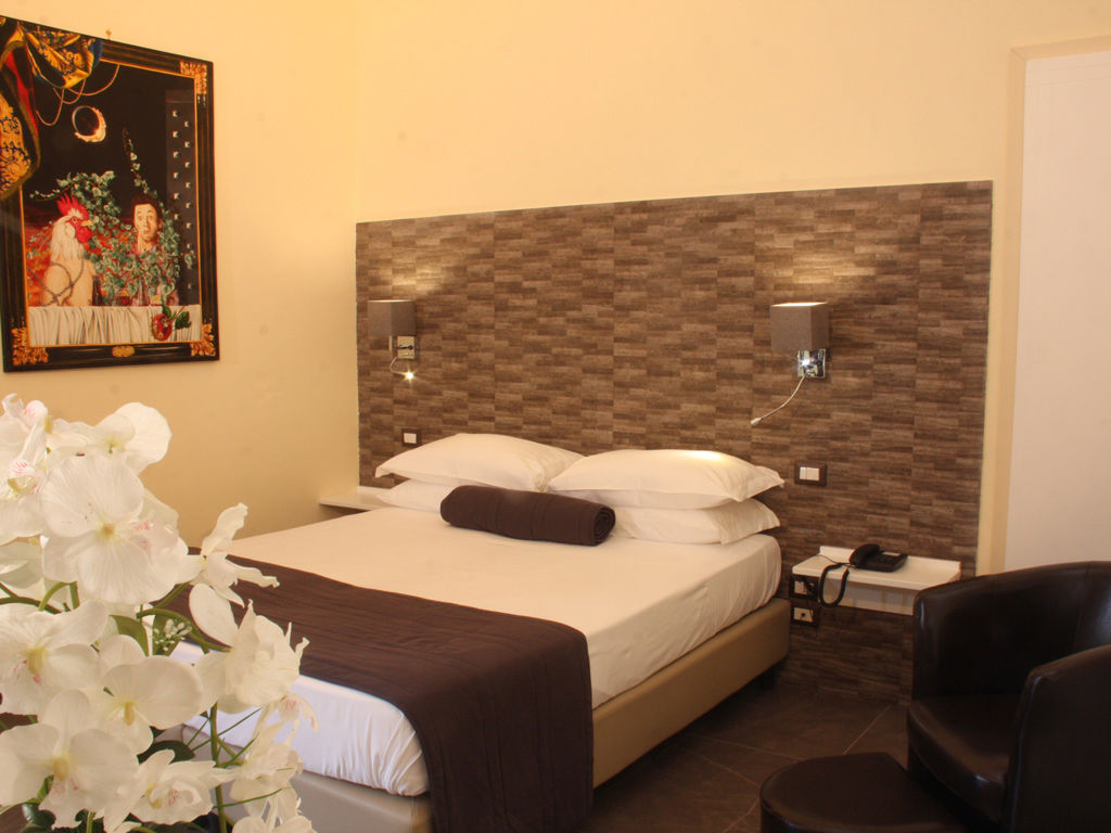 Benvenuti in Piazza Carità 15