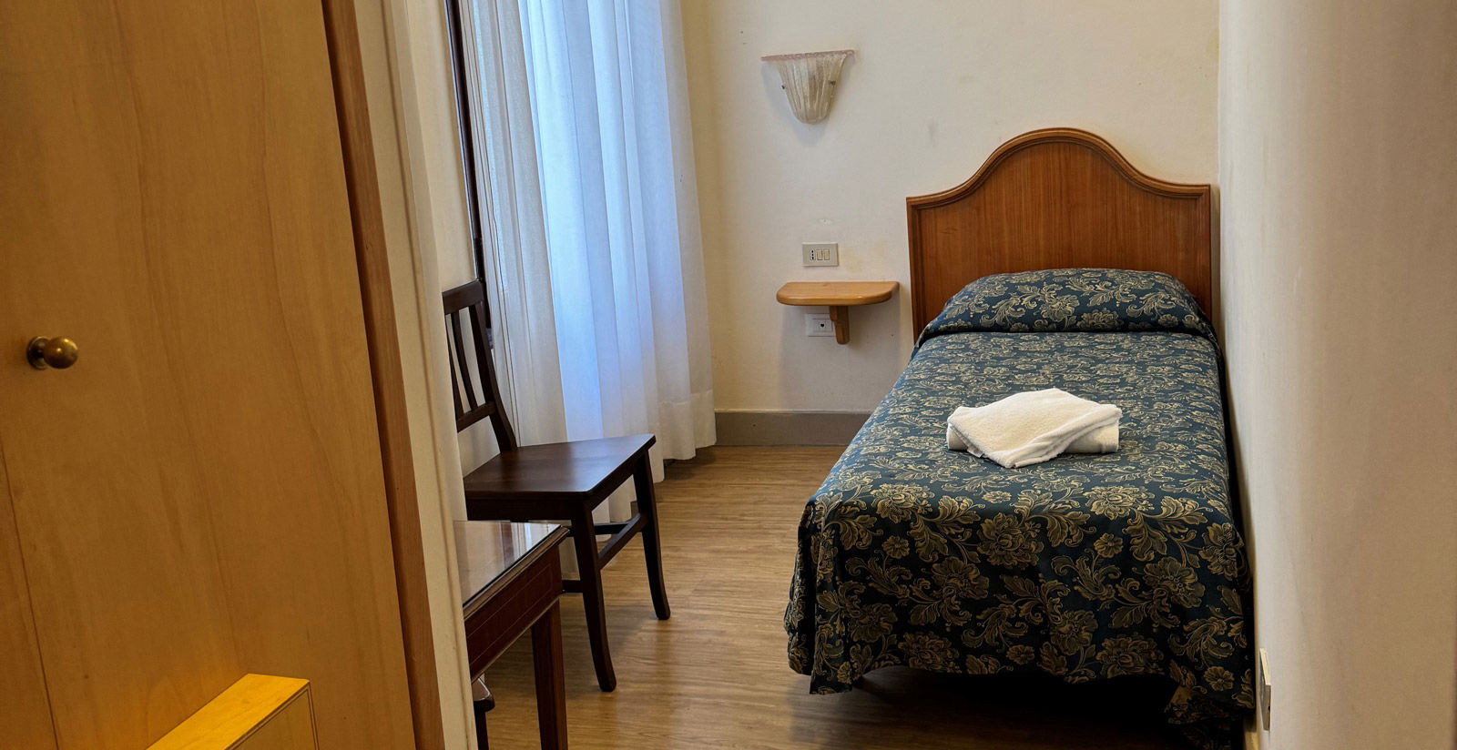 Hotel Alla Fava - Single room with shared bathroom 2