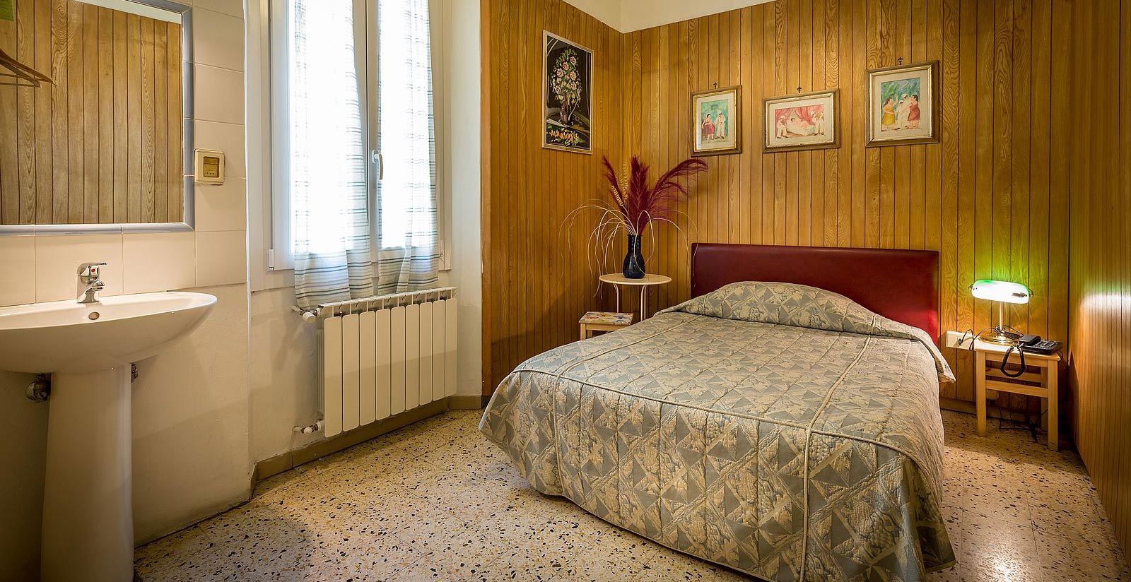 Hotel Ferretti - Classic Room with external private bathroom 2