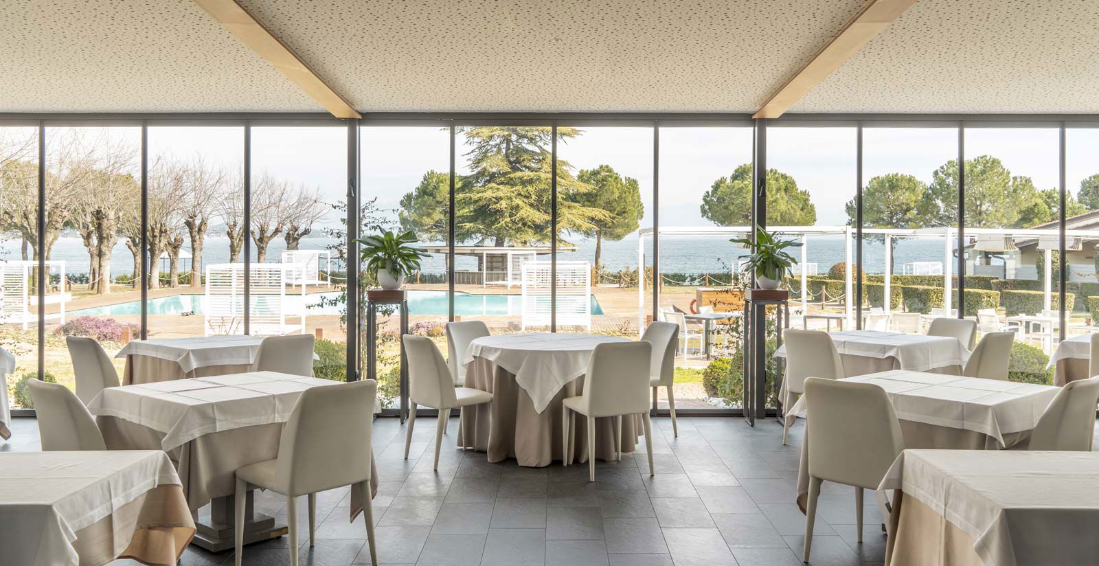 Restaurant with view Lake Garda 4