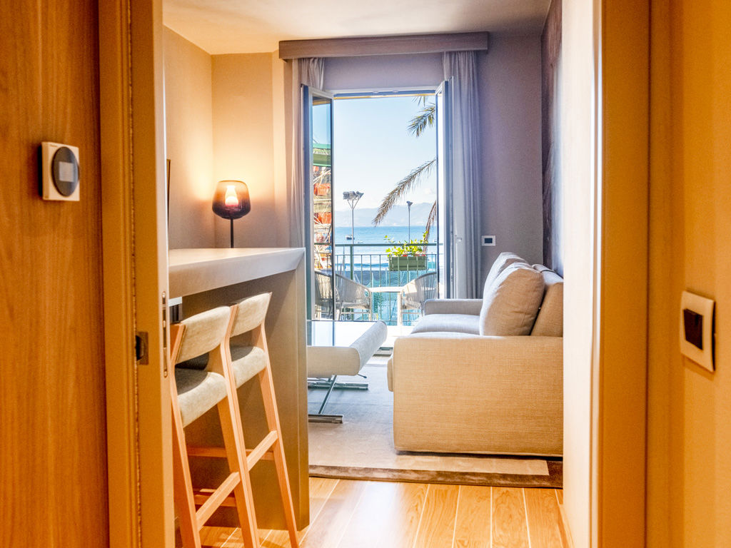 Suite with balcony facing Baia delle Favole 9
