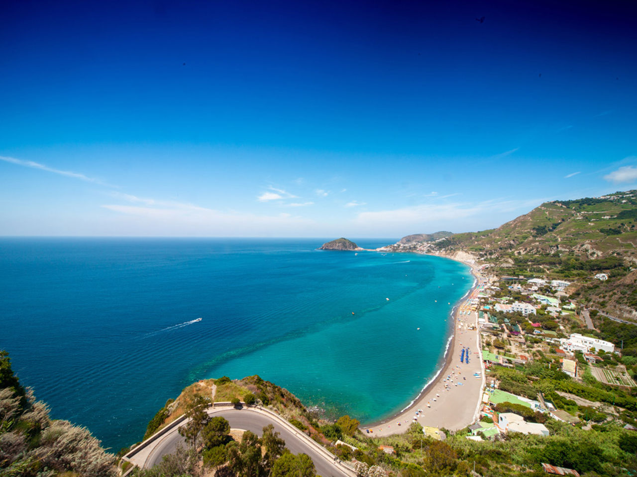 découvrez la plage de maronti à ischia avec botania relais spa