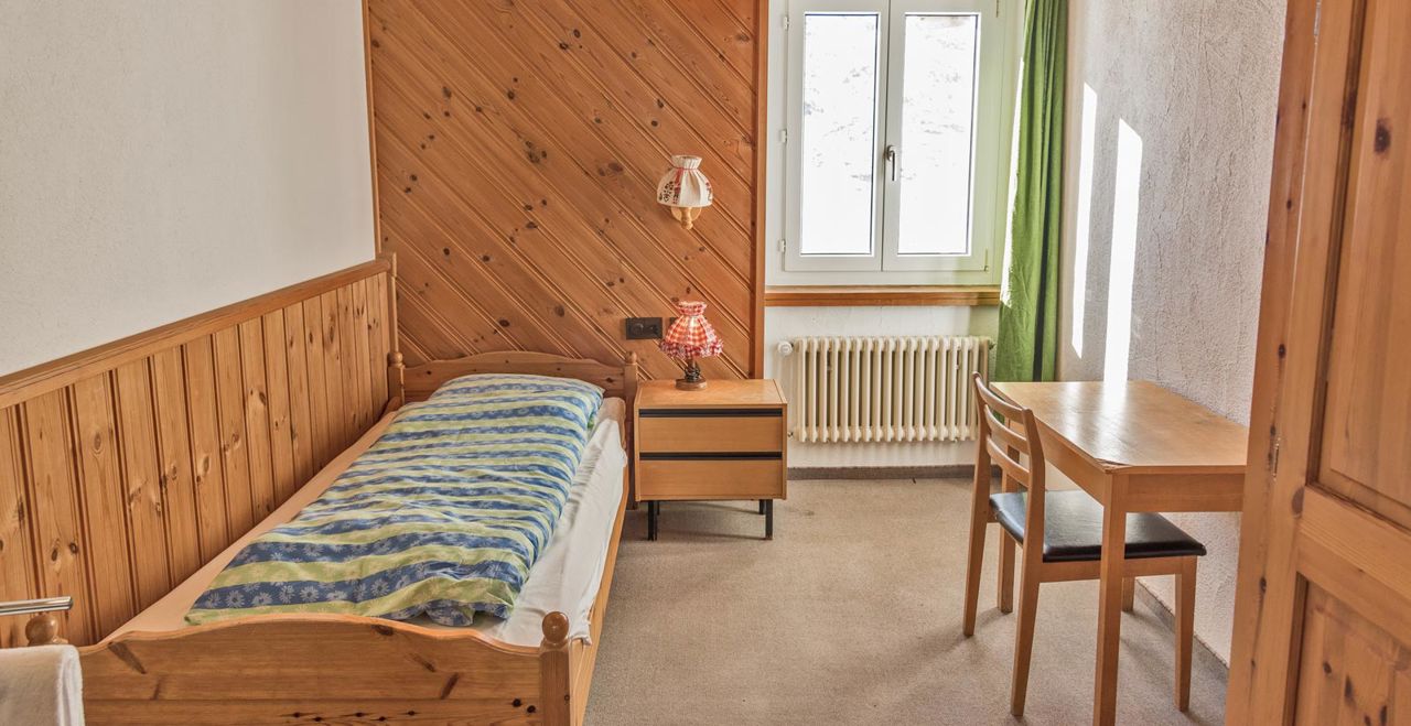 Book the single room at Hotel Bernina Hospiz in Poschiavo