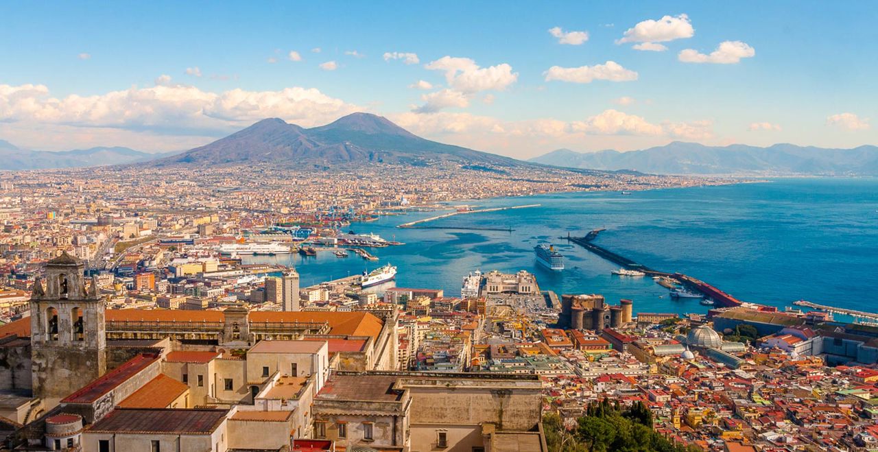 Scopri L'affittacamere Spira Mirabilis Nel Centro Di Napoli