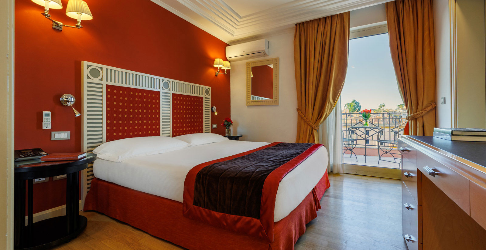 Grand Hotel Palatino - Junior Suite in Rome with Terrace Quirinale Palace and Santa Maria Maggiore view 1