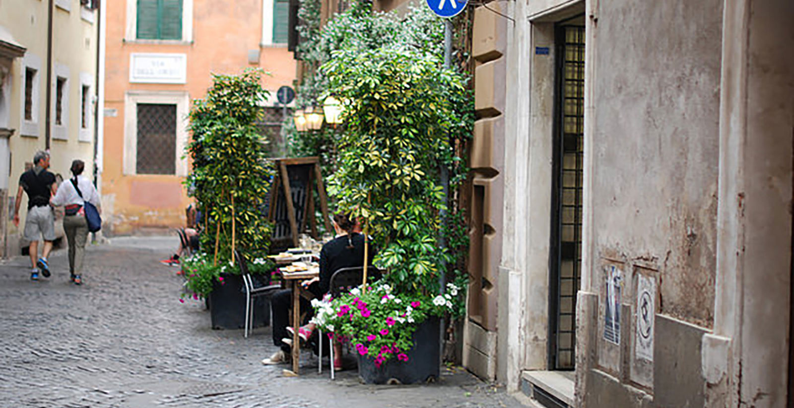 Walking itinerary to discover the Monti neighborhood 1