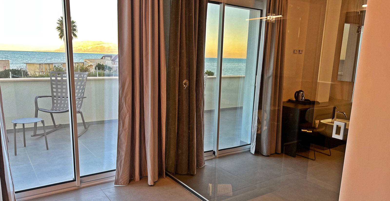 Junior Suite - THE LEVEL & SPA 2