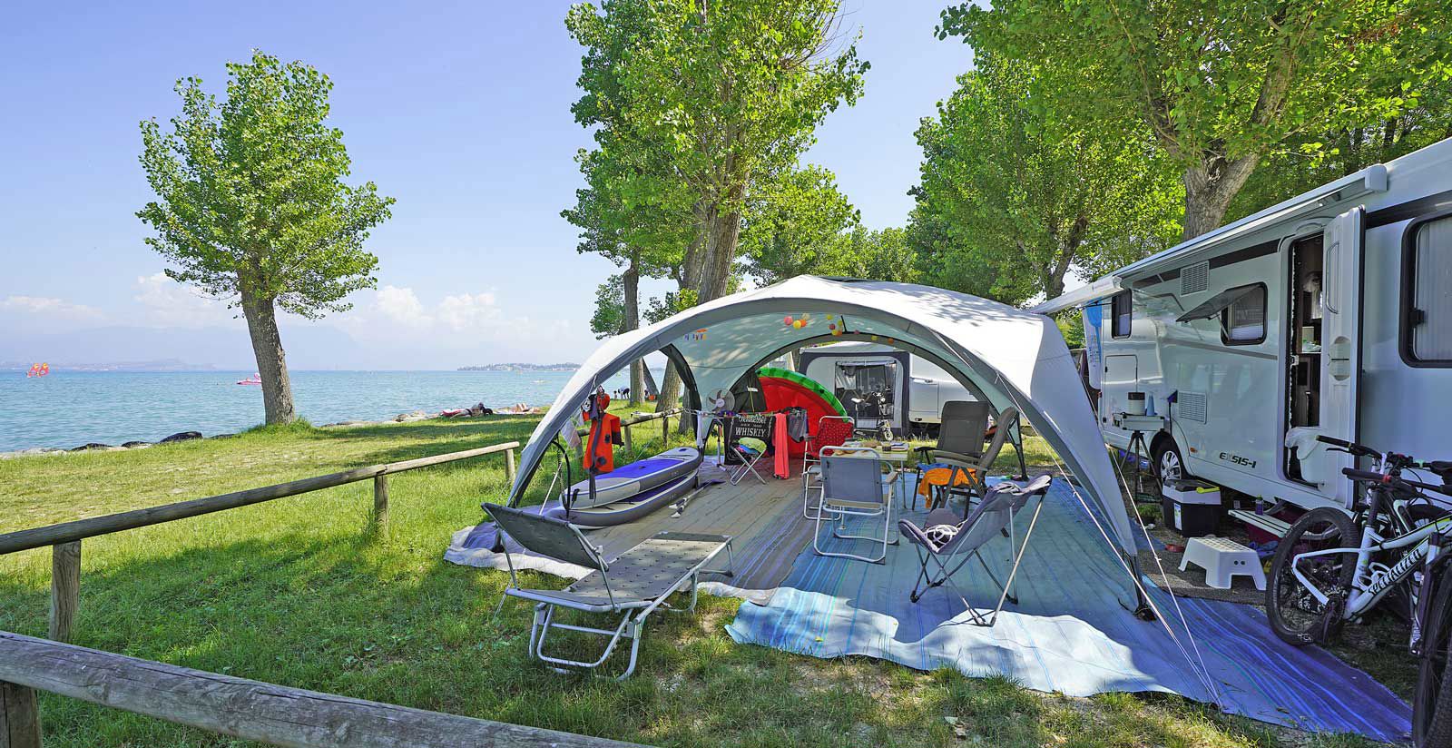By the lake Camping pitch first row Sirmione 1