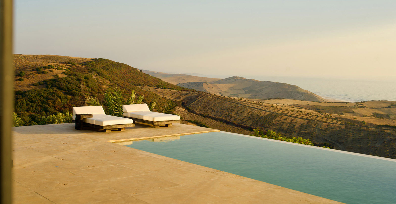 Family pool villas 5