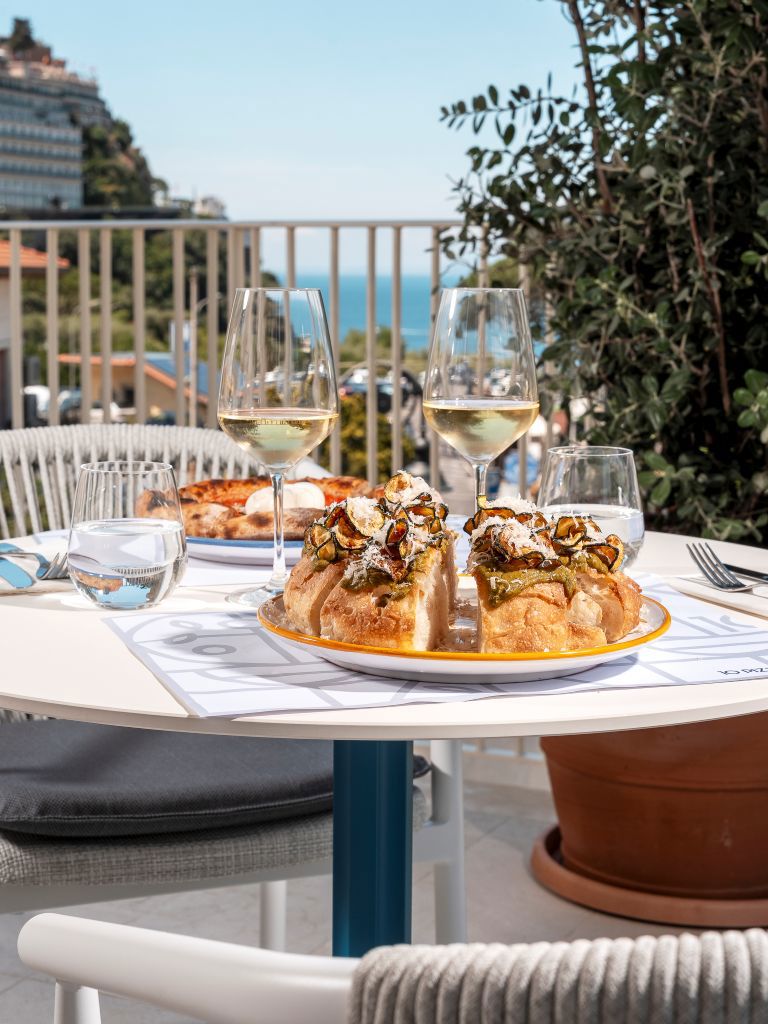 Between the two gulfs 2