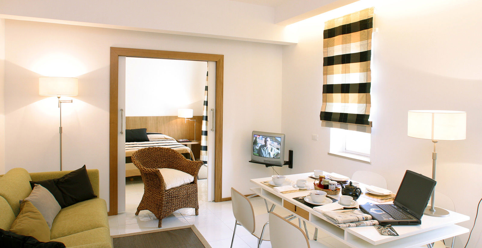 Modern suites in the center of Sorrento 4