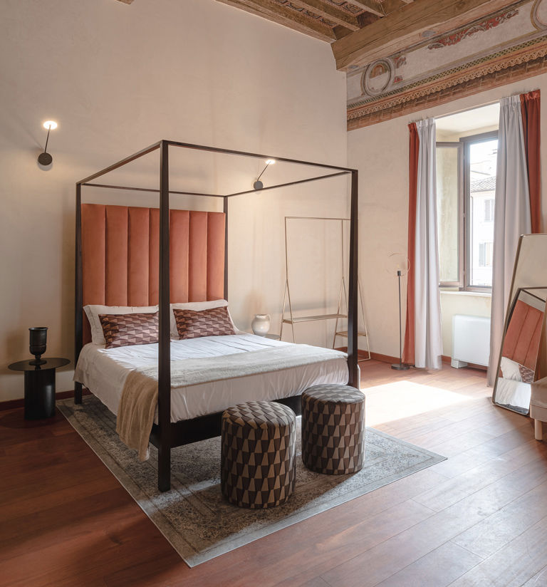 Discover the luxury rooms and suites of Torre Capranica in Rome