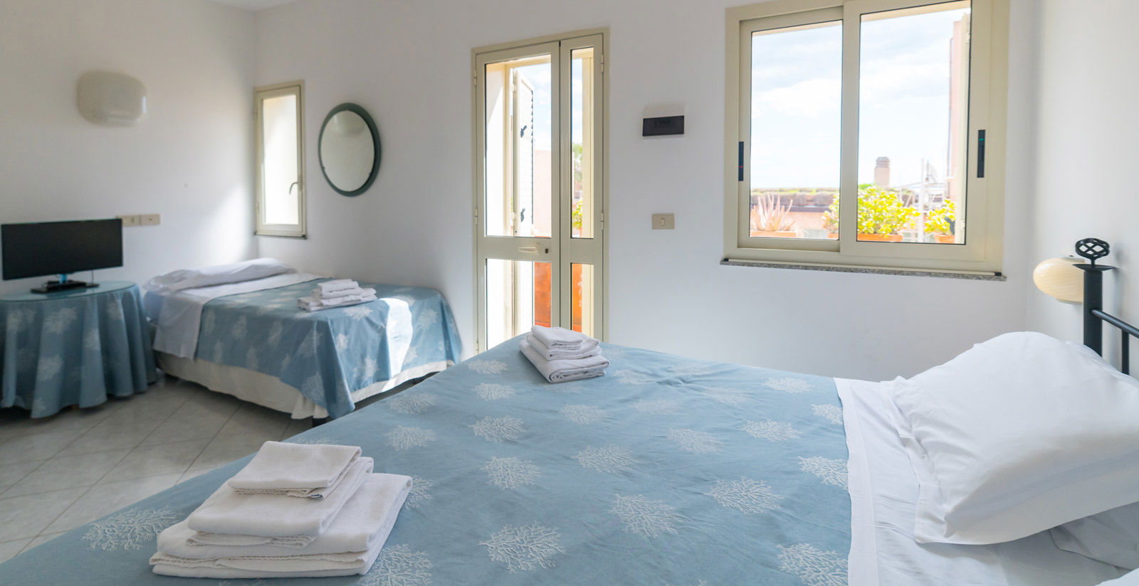 Discover the Economy Triple room of Hotel Villino Gallodoro